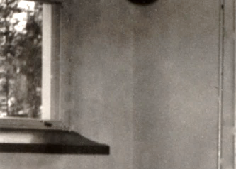 Otanmäen ensimmäinen koulu toimi Myllyn alakerrassa. Vuoden 1952 koululaisia 
opettamassa opettaja Rauha Kauranen. Oppilaat eturivistä vasemmalta Pentti Oravasaari, Jorma Välimäki, oikeassa reunassa Taisto Kontio, Rauni Tölli, opettaja Kaurasen vieressä PO: n takana Erkki  Jääskeläinen 1952.. Valokuvaaja tuntematon (kuva Kainuun museo)